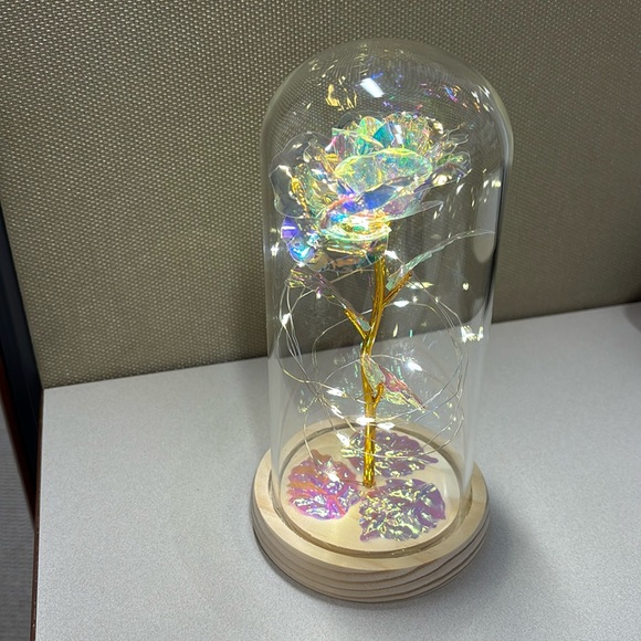Artificial Gold Foil Rose Flower LED Light String in Glass Dome On Wooden Base - Picture 1 of 5